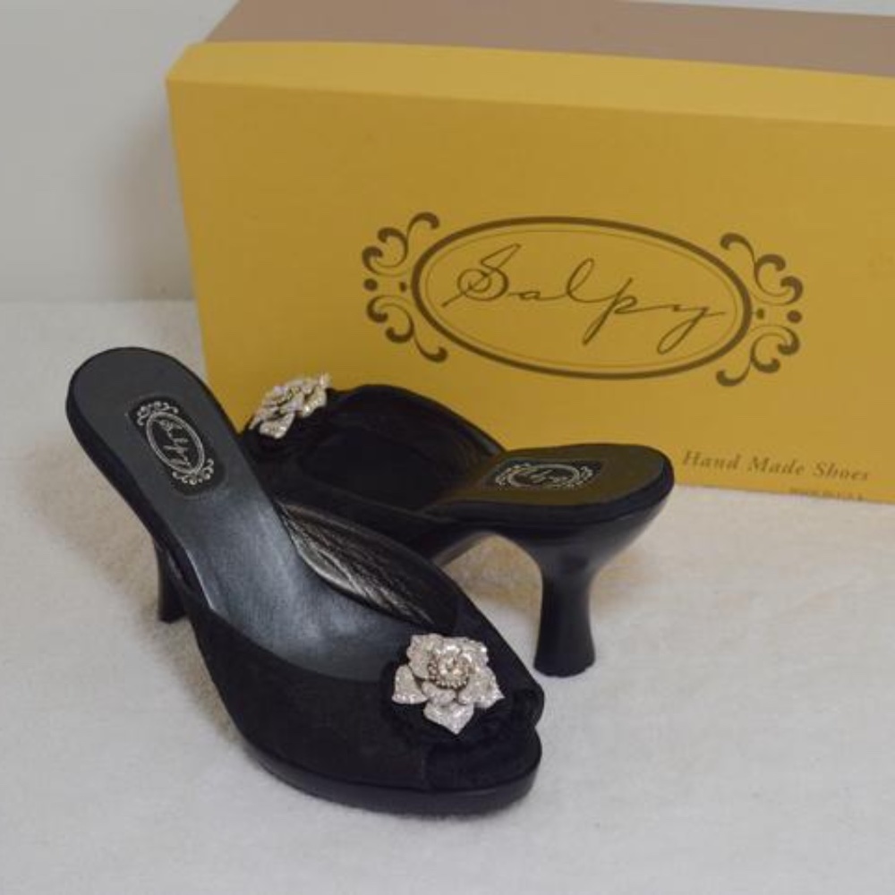- 🏷️ NWT Black Salpy Nicole Mules/Slides Box